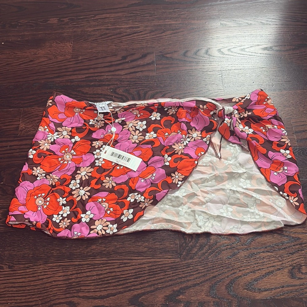 Frankie’s Bikini Sarong